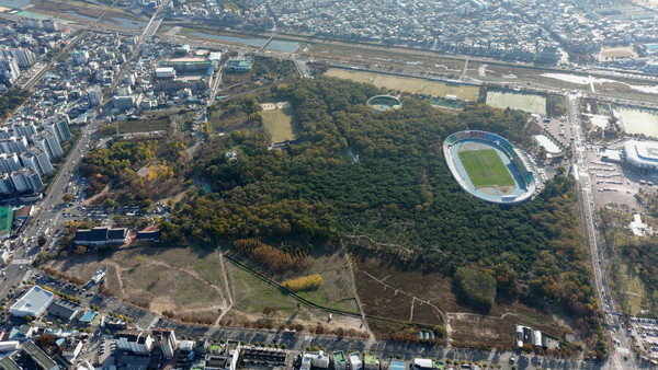 ▲ 황성공원 전경.