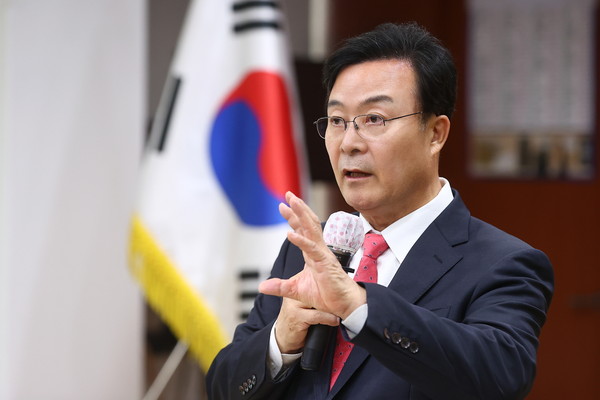 ▲ 김성제 의왕시장이 찾아가는 시장실을 진행하고 있다.