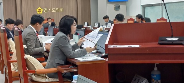 ▲ 운영위원회 대변인·홍보기획관실 등 소관기관 대상 경기도의회 행정사무감사 모습.