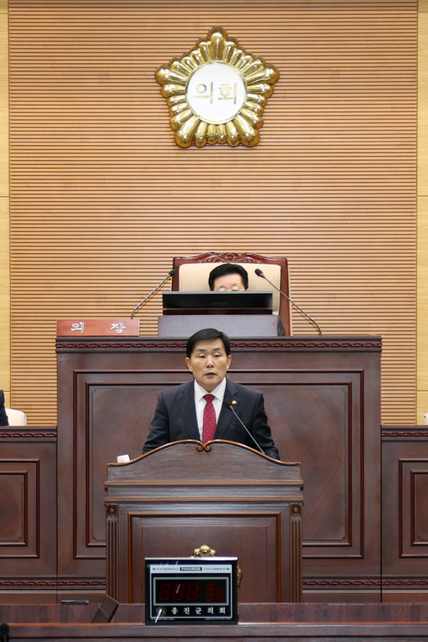 ▲ 문경복 옹진군수가 시정연설을 하고 있다.