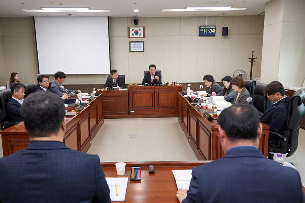 ▲ 도시건설위원회 행감 모습.