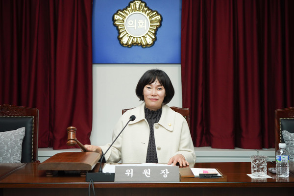 ▲ 제325회 정례회 최영숙 예산결산특별위원장.