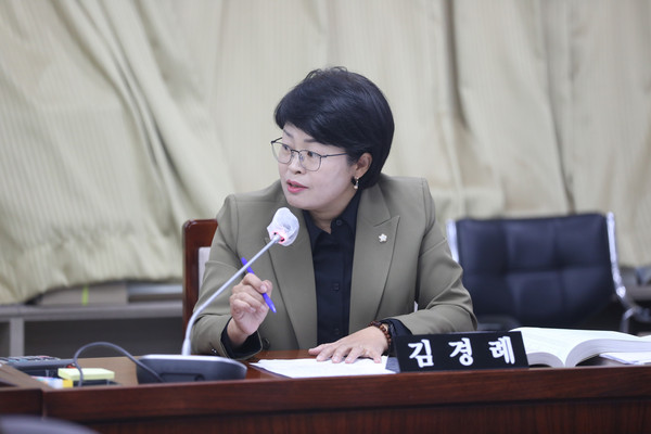 ▲ 김경례 의원, 행정감사 모습.