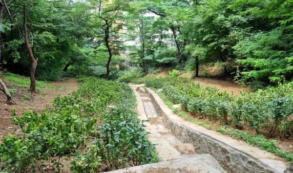 ▲ 2023년 상반기 진행한 산사태 예방공사 완공 사진(동작구 흑석동).
