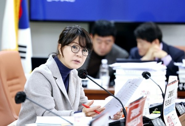 ▲ 질의하는 김혜영 의원.