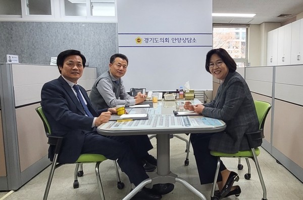 ▲ 문형근·김성수 의원 'NH 농협 활성화 관련 정담회' 실시 모습.