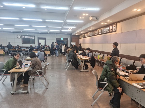 ▲ 이천시 찾아가는 전세피해 및 주거복지 상담소 운영 모습.