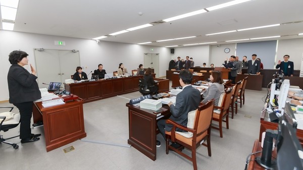 ▲ 부천시의회 도시교통위원회가 2023년도 행정사무감사를 마무리했다.