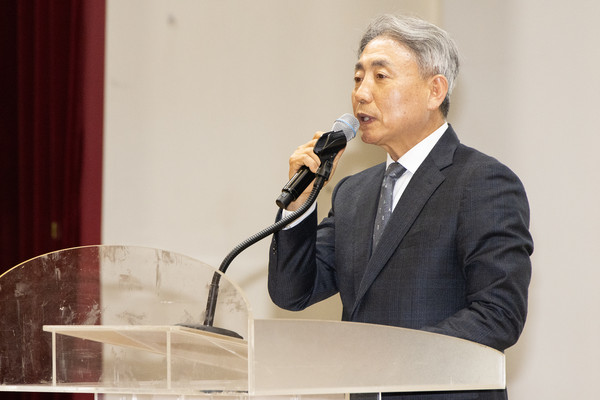 ▲ 윤환 계양구청장이 동 보장협의체 동행 축제에서 인사말을 하고 있다.