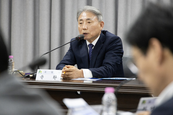 ▲ 윤환 계양구청장이 정책자문위원회 정기 회의를 주재하고 있다.