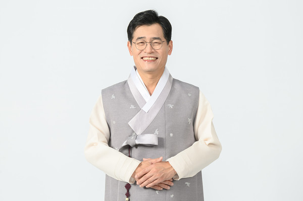 ▲ 신년을 맞아 구민에게 희망찬 메시지를 전하는 이기재 양천구청장.
