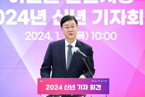 ▲ 이민근 안산시장이 신년 기자회견을 진행하고 있다.
