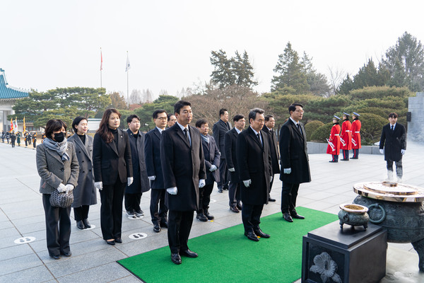 ▲ 강남구의회, 현충원 참배 모습.