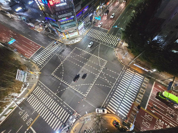▲ 신트리공원 앞 조명타워 설치 후 전경.