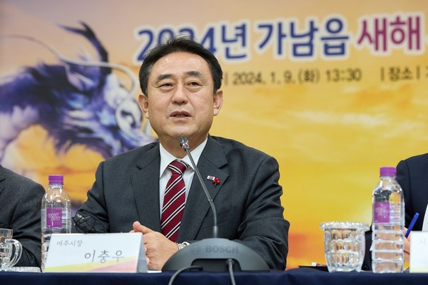 ▲ 이충우 여주시장이 가남읍 시민과의 대화에서 이야기하고 있다.