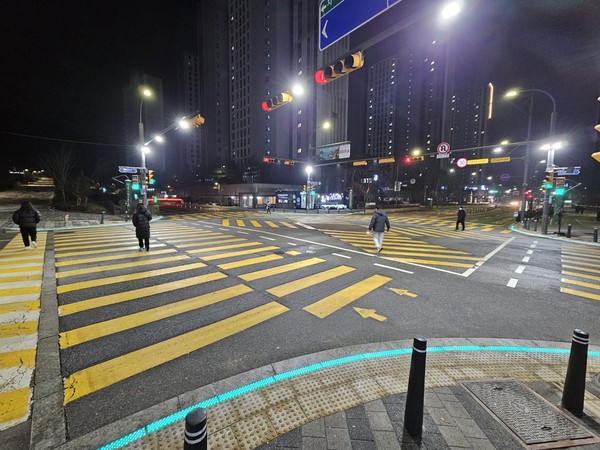 ▲ 다온초 LED바닥등.