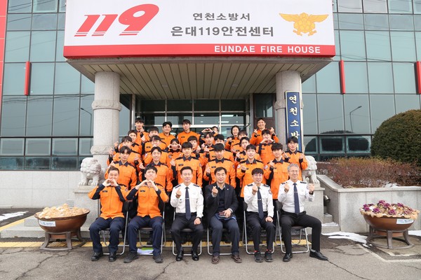 ▲ 연천소방서에 경기도의회 윤종영 의원이 방문해 현안업무 청취 및 새해맞이 신규직원의 힘찬 출발을 응원했다.