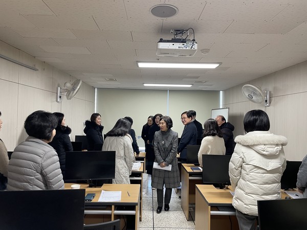 ▲ 박정애 김포시 경제국장이 김포시일자리센터와 김포여성새로일하기센터를 방문하여 현장행정을 실시했다.