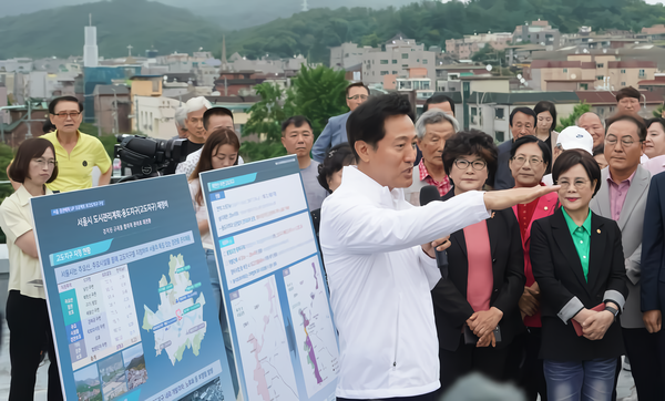 ▲ 남산과 북한산, 경복궁 주변 지역에 건축물을 지을 때 높이 제한을 둔 서울시의 ‘고도지구’가 50년 만에 전면 개편된다. /뉴시스