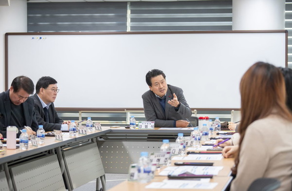 ▲ 인천 서구 구립도서관 운영 관계자 간담회 개최 모습.