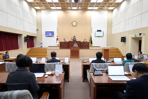 ▲ 연천군의회, 임시회 개회 모습.