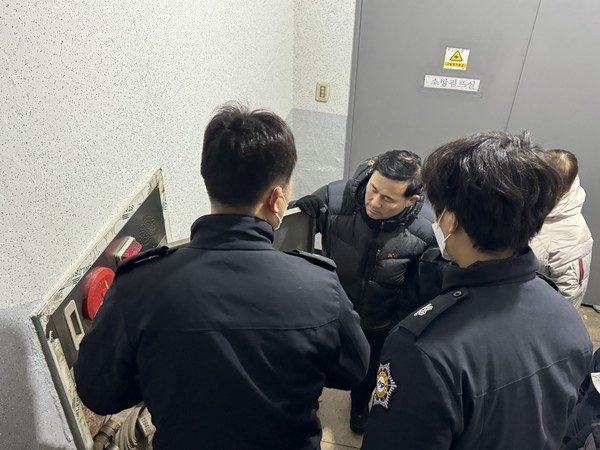 ▲ 인천 동구 노후 공동주택 화재 예방 합동점검 실시 모습.