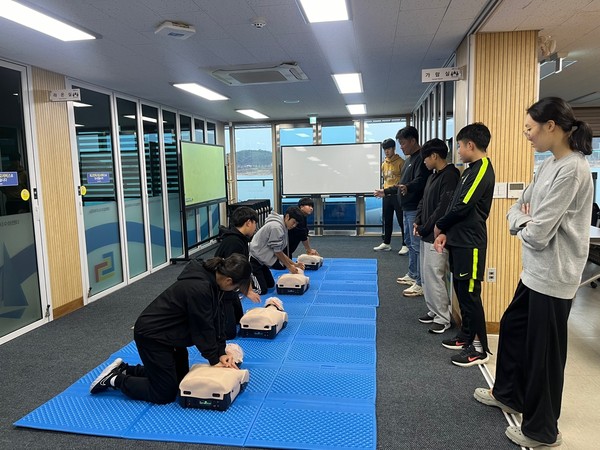 ▲ 심폐소생술(CPR) 교육 프로그램 현장.