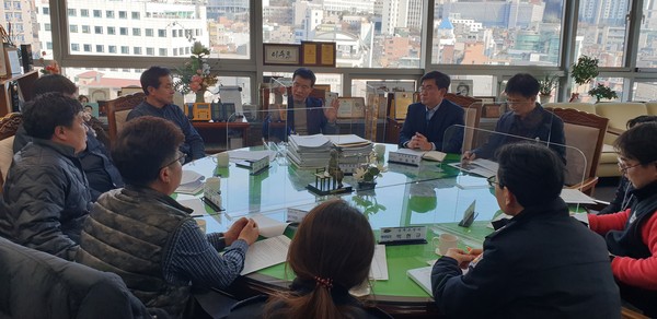▲ 전통시장 상인회장, 소방서 관계자 화재 예방 간담회 모습.