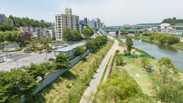 ▲ ‘안양천 빅데크(가칭)‘가 들어설 신목동역 일대 바이크라운지 현황도.