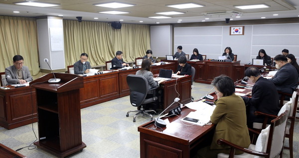 ▲ 도시환경위원회 2024년 주요업무 추진계획 청취 모습.