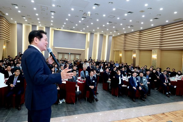 ▲ 최대호 안양시장 안양과천상공회의소 조찬간담회 참석 모습.