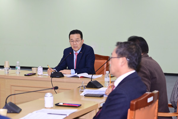 ▲ 이재호 연수구청장이 구정혁신자문회의를 주재하고 있다.