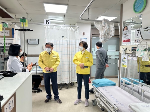 ▲ 파주보건소 응급의료기관 비상진료 현장 방문 실시 모습.