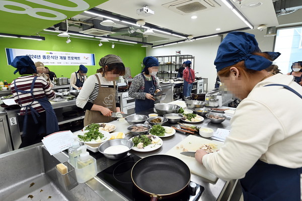 ▲ 부평구 좋은식단 개발 프로젝트 사업 진행 모습.