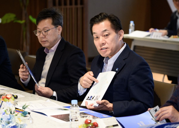 ▲ 이재준 수원특례시장이 간담회에서 발언하고 있다.
