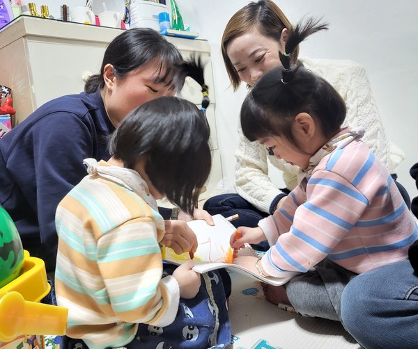 ▲ 인지발달 조기개입 서비스 진행 사진.