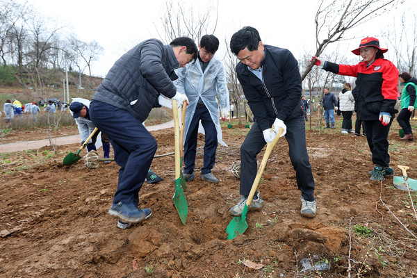 남동구 제79회 식목일 행사 및 나무나누어주기 행사 개최