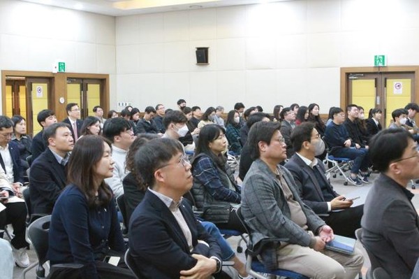 ▲ 성남산업진흥원이 이달 8일자로 대대적인 조직개편 및 전직원 인사를 단행한다.