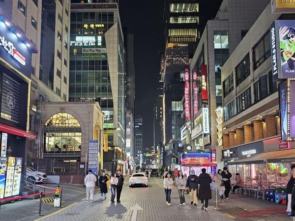 ▲ 서초강남역 상권 모습(서초대로77길).