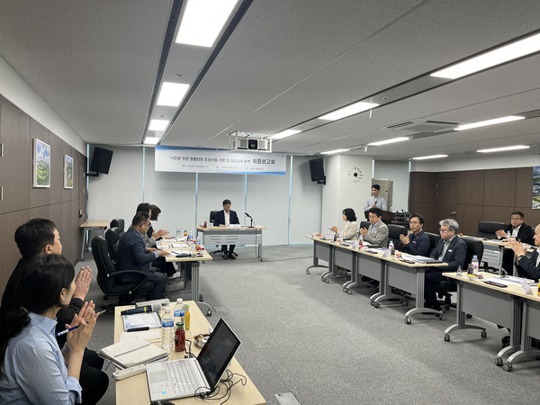 성남시는 5월 2일 시청 4층 상황실에서 ‘명품탄천 조성사업 2단계 추진을 위한 기본 및 실시설계 용역 최종 보고회’를 개최~