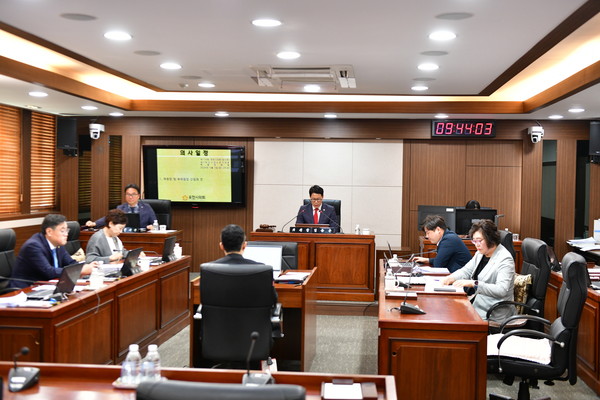 ▲ 포천시의회, 인구감소 위기 대응 특별위원회 제1차 회의.