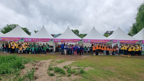▲ 연천군자원봉사센터 제31회 연천 구석기축제 자원봉사 운영 모습.