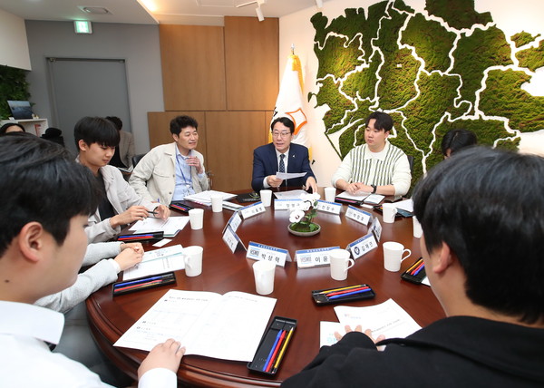 ▲ 화성시 관내 대학 총학생회장단 초청간담회 개최 모습.