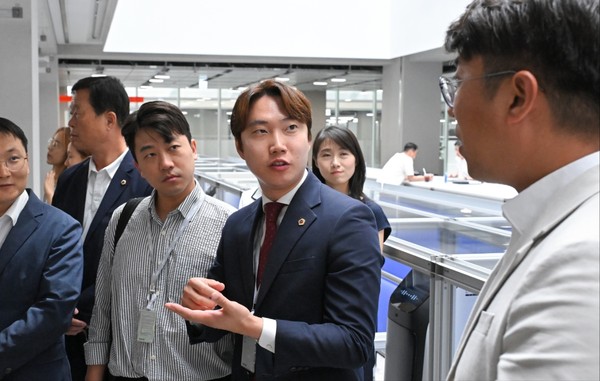 ▲ 네이버 방문한 김규남 의원.