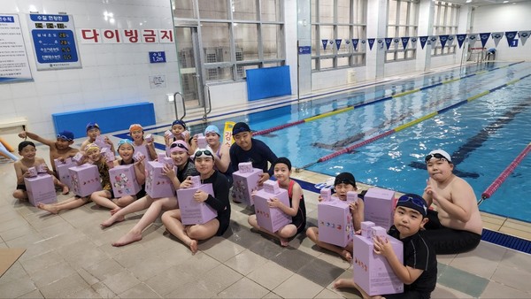 ▲ 어린이날 맞이 이벤트에 즐거워하는 어린이들.