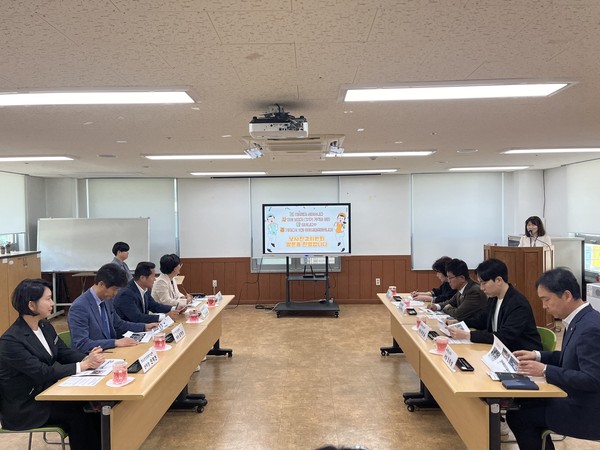 ▲ 여주시의회 행정사무감사 교육 기념촬영 모습.