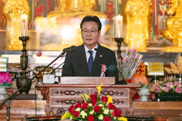 ▲ 의장이 석왕사에서 열린 봉축법요식에 참석해 축사했다.