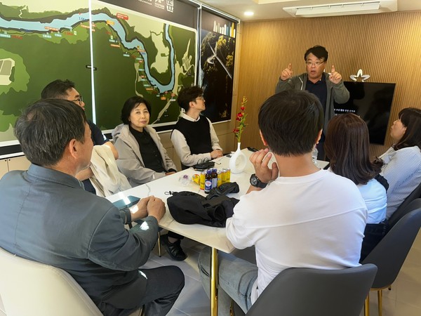▲ 고양특례시의회 공간활용연구회, 철원군 벤치마킹 방문 사진.