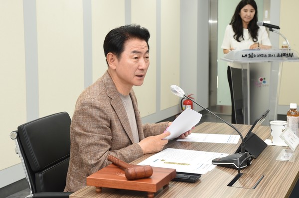 ▲ 김동근 의정부시장이 노사민정협의회를 주재하고 있다.