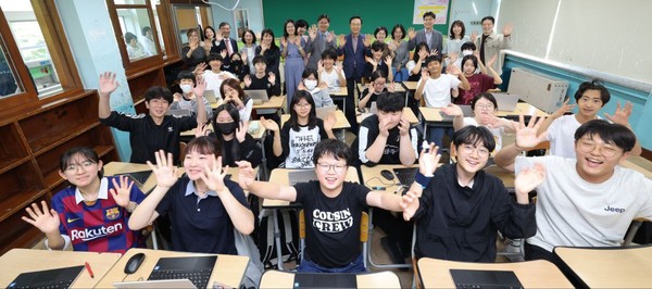 ▲ 광수중학교 수업 참관 모습.